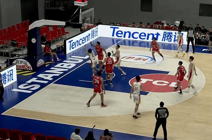 篮板爆炸！ U17男篮世界杯中国73